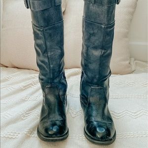 Gray tall boot with zipper. Size 7.5.